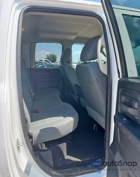 2016 Ram 1500 St z USA, uszkodzony, nr VIN 1C6RR7FT8GS212433